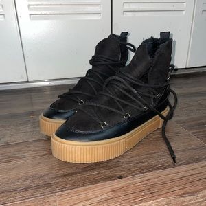 H&M Black Short Snow Boot
